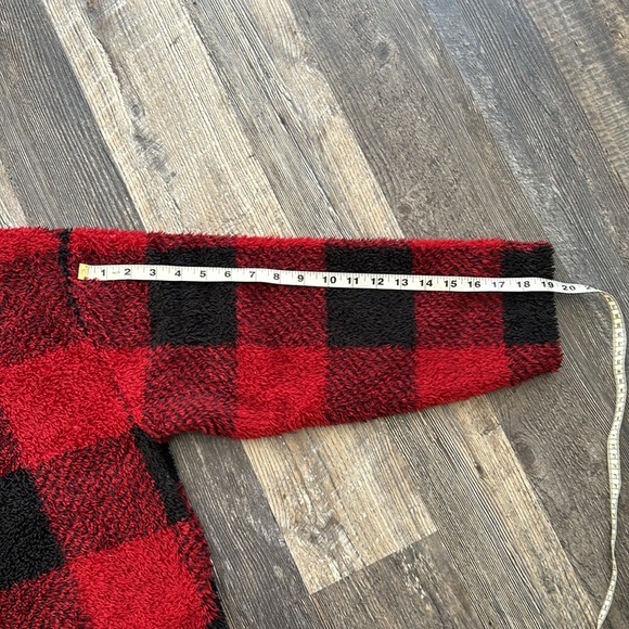 Thread & Supply Red Buffalo Plaid Fuzzy Sherpa 3/4 Zip Sweatshirt Women’s Medium - Picture 7 of 9